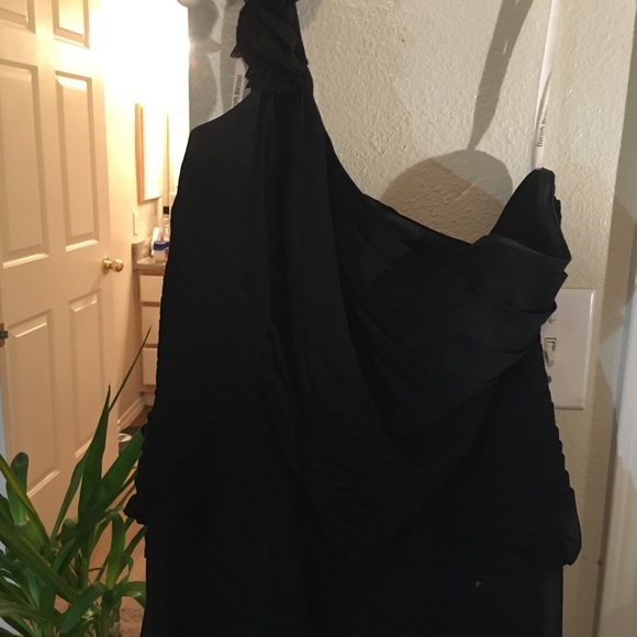 Black one shoulder evening gown - Picture 3 of 6